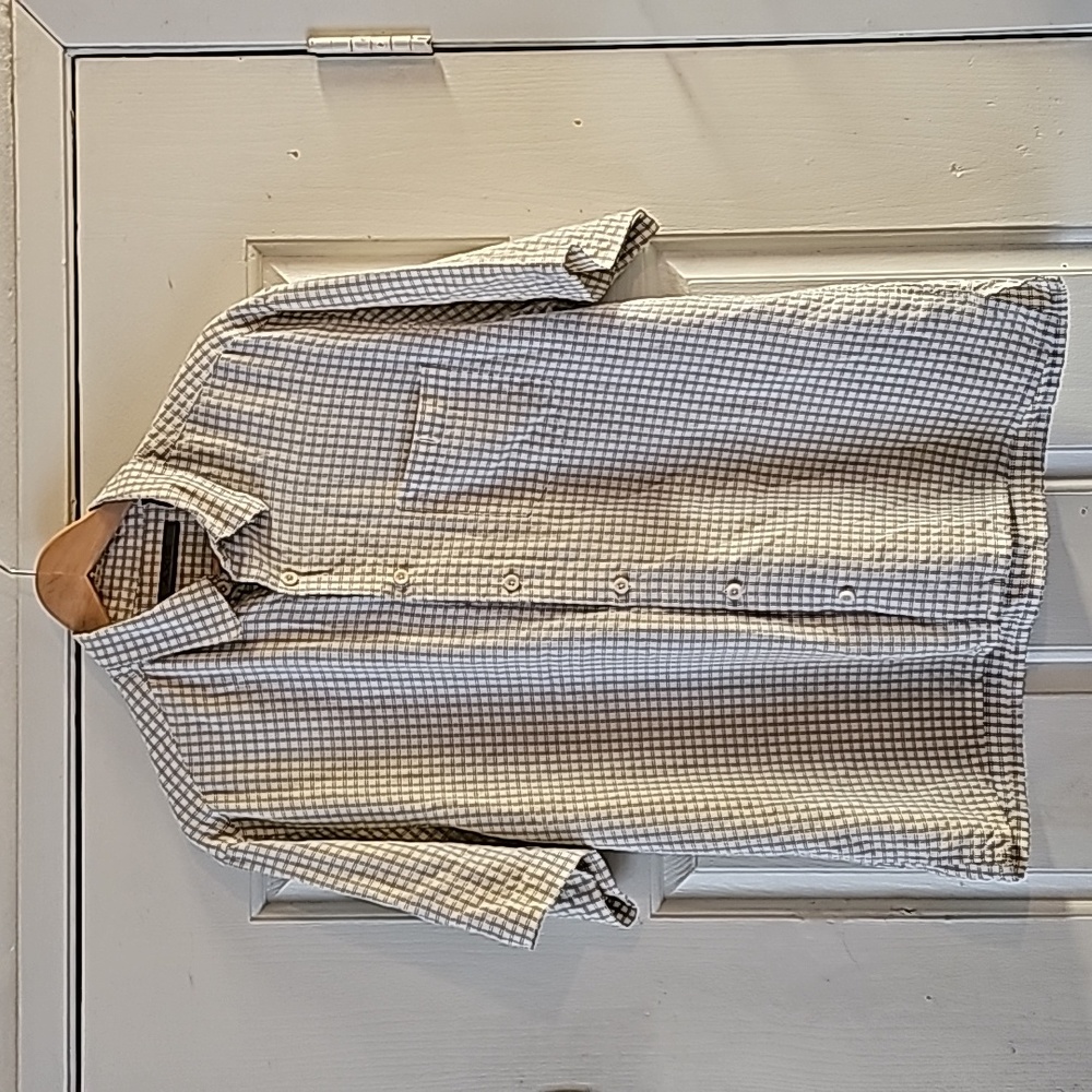 Axis Polyester and Rayon Button Up Shirt Size L
